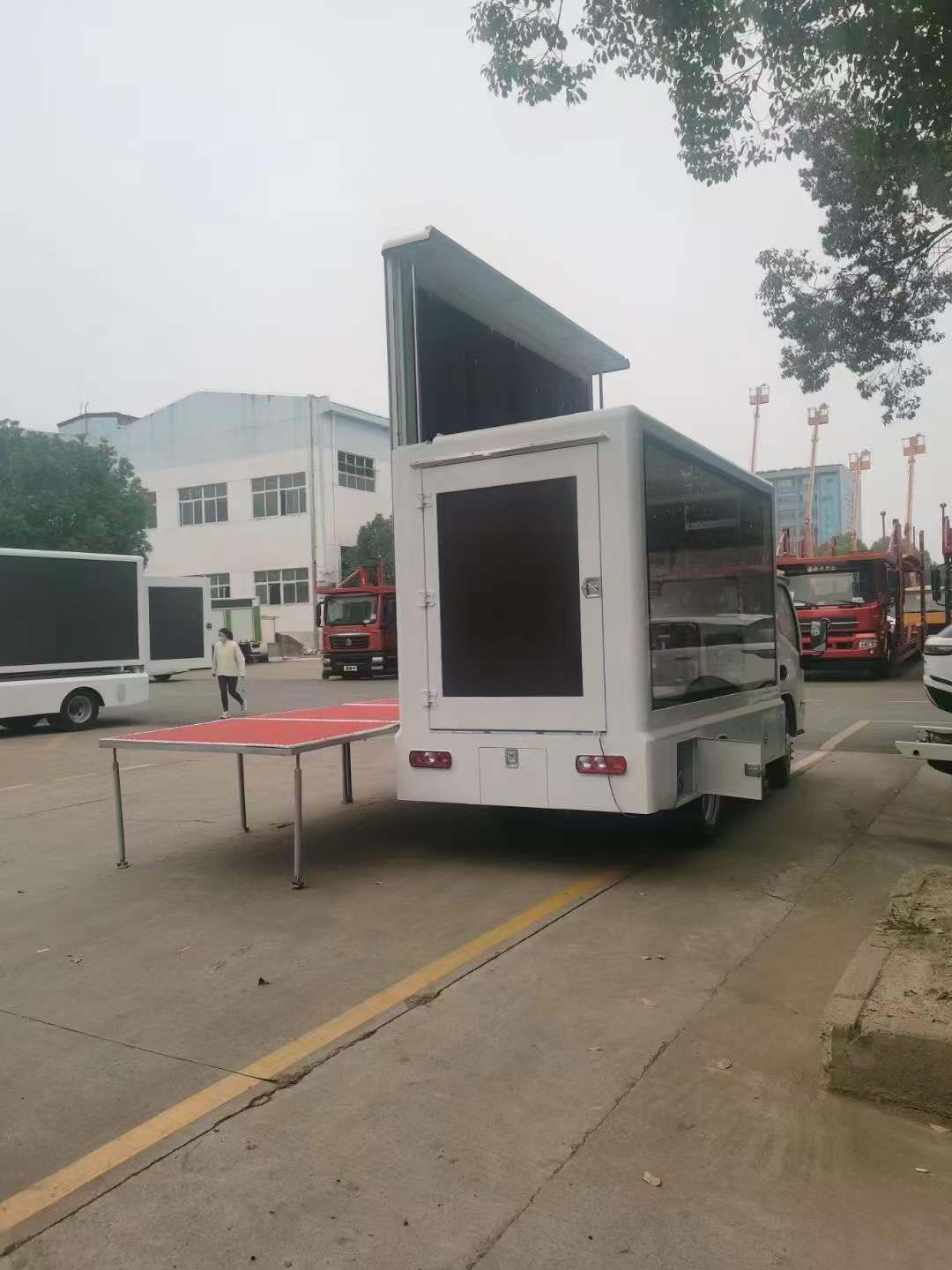 跃进S70国六LED广告宣传车图片