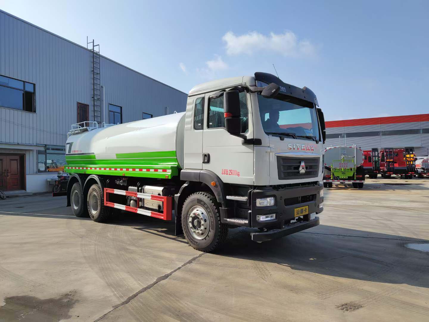 重汽汕德卡后双桥19方洒水车
