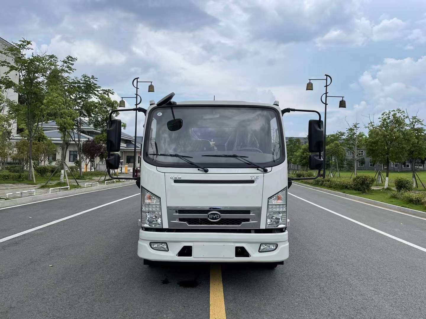比亚迪纯电动餐厨垃圾车价格