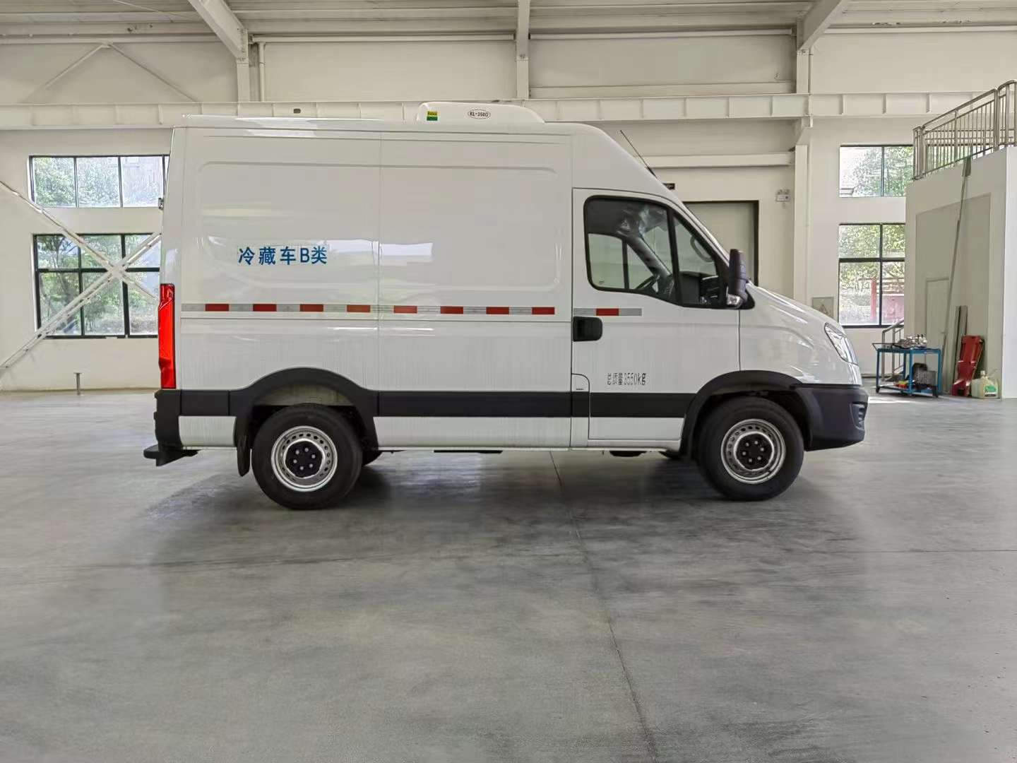 iveco货车报价图片