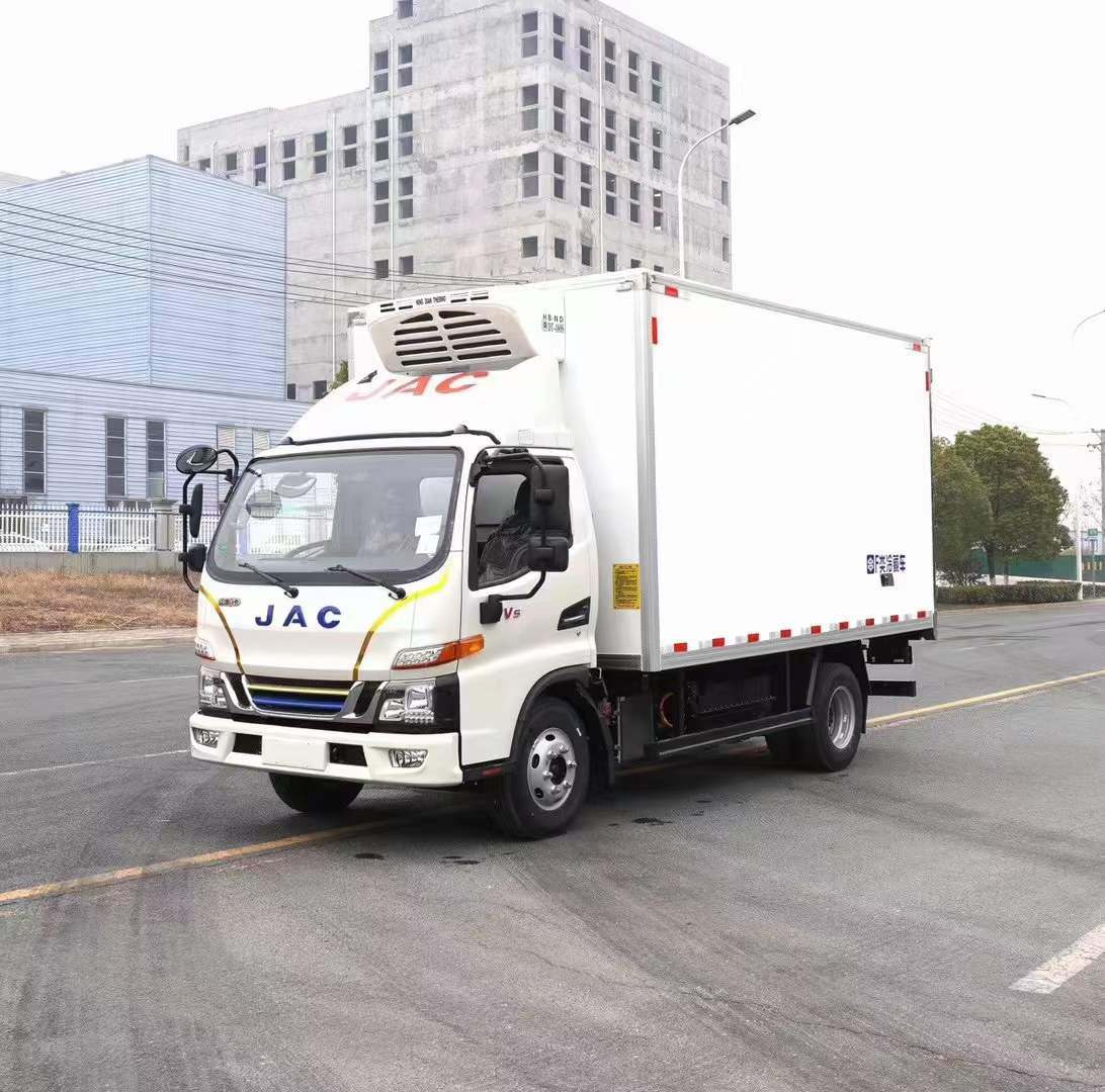 多花4-5万元  买一台江淮骏铃·聚宝盆混动冷藏车  你能得到什么？