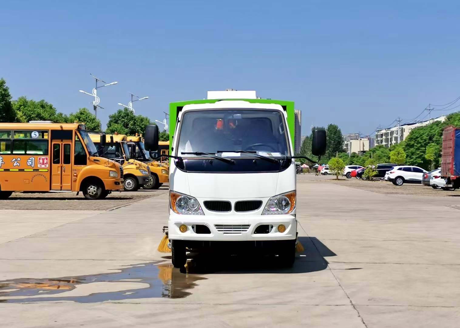小型唐骏扫路车，容积0.5方水，1.5方尘多少钱？