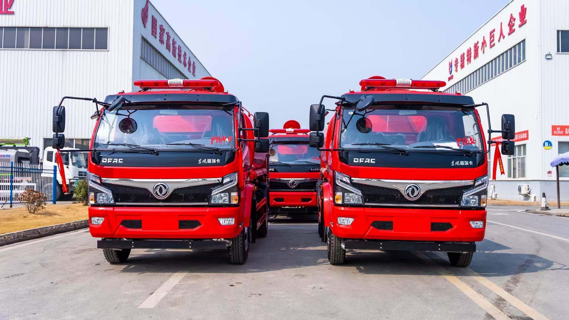 东风股份轻型车之王——福瑞卡3800轴‮消距‬防洒水车，王‮风者‬范