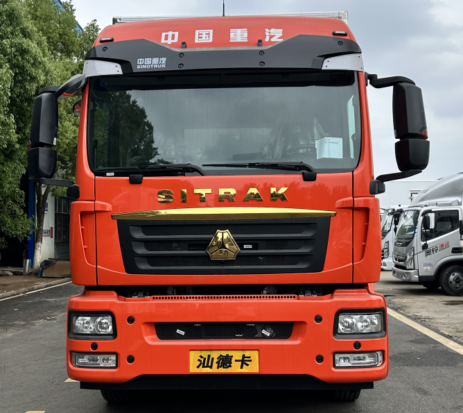 重汽汕德卡G5S 6.8米冷藏车 黄牌单桥天花板