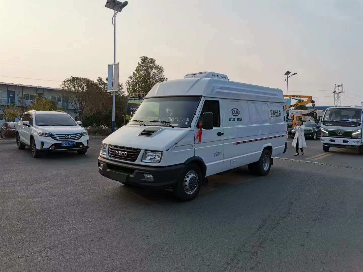 依维柯经典得意V40冷藏车，2.8、2.5排量现车促销