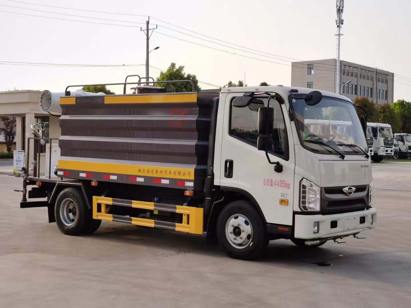 7.4吨蓝牌洒水车！福田领航H2蓝牌