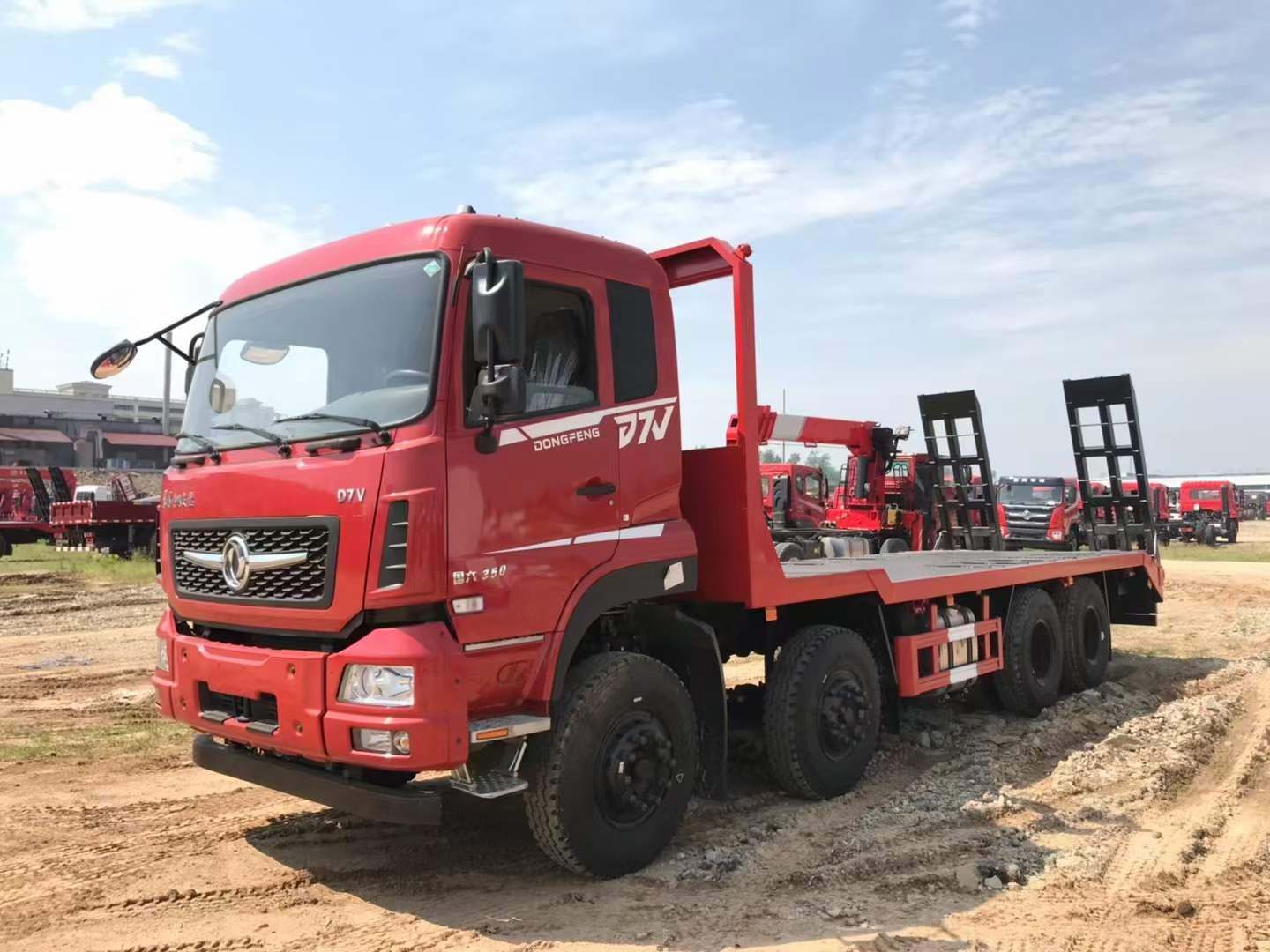 特价！特价！东风D7V前四后八平板拖车，适合拉36吨以下挖机！