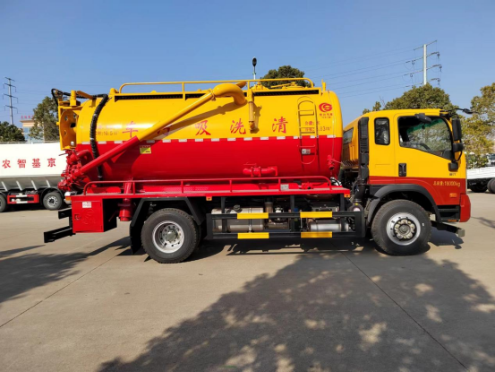 重汽王牌4200轴距18吨清洗吸污车厂家直销