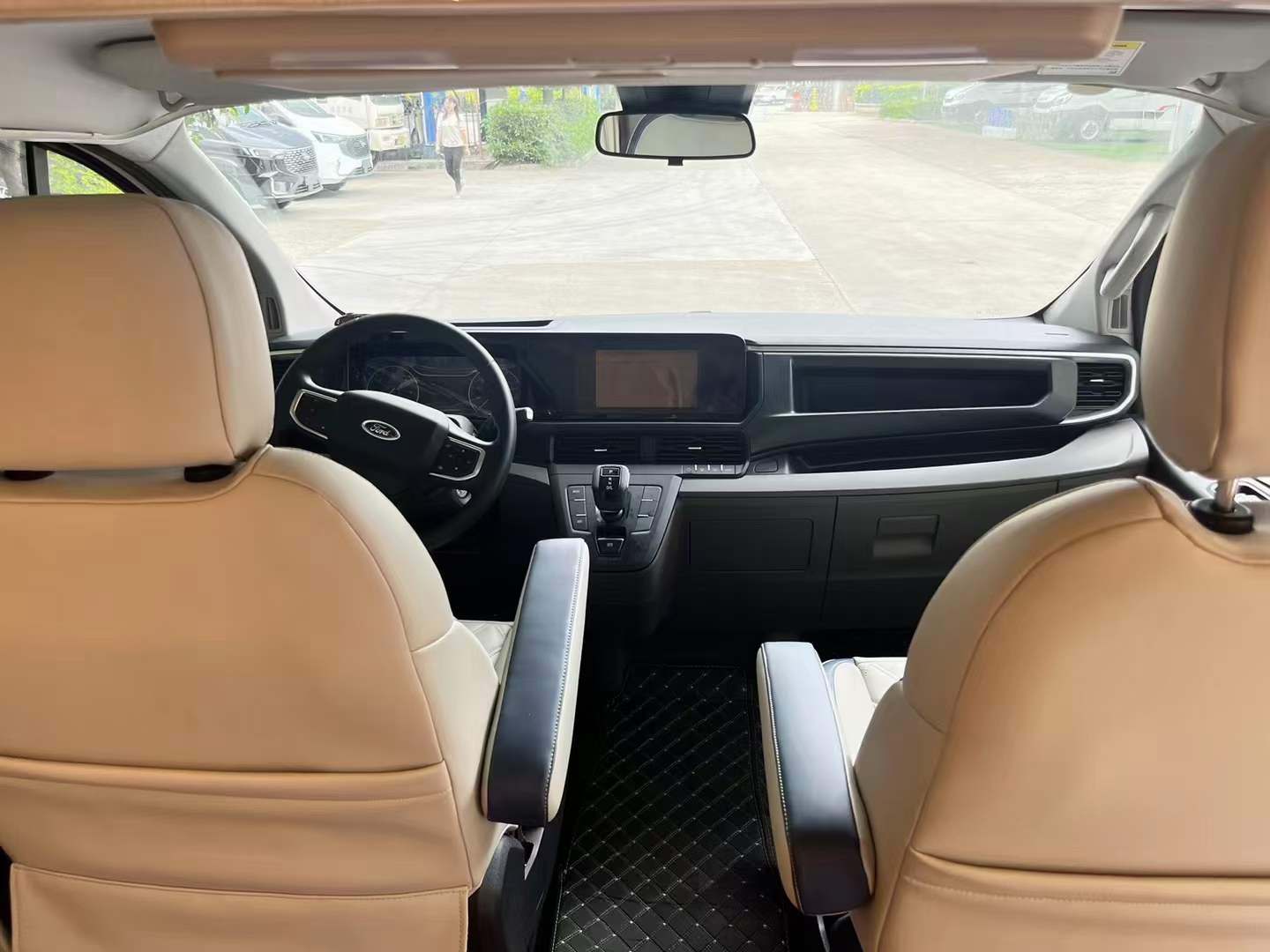 福特全顺V362房车  铝小T（额头升顶2+3布局）