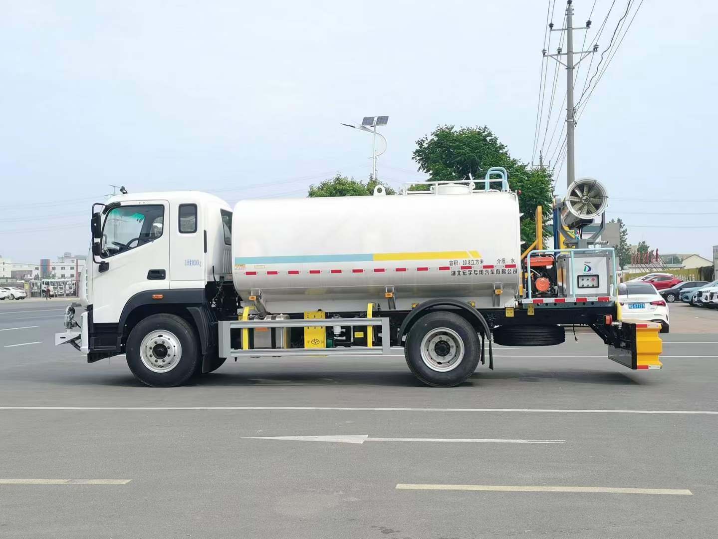 福田京环洒水车，容积12立方厂家价格