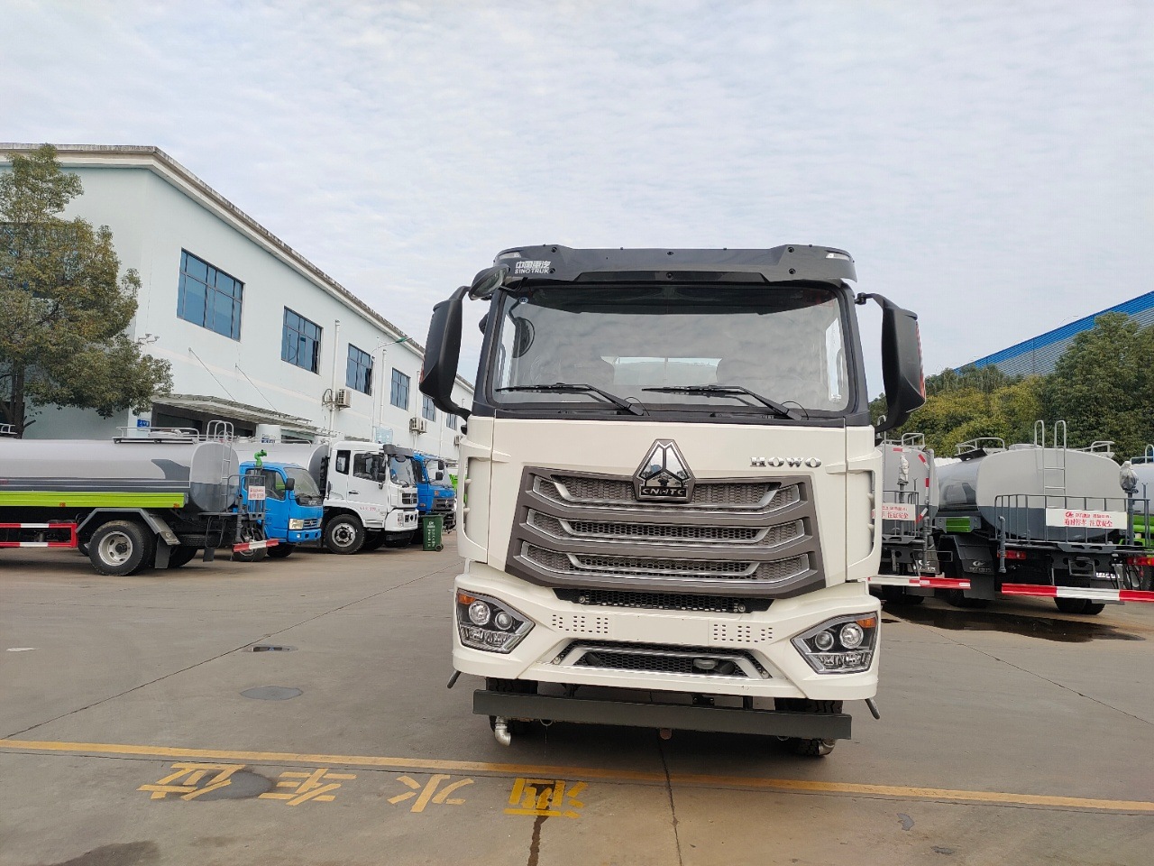 重汽豪瀚国六绿化喷洒车厂家价格