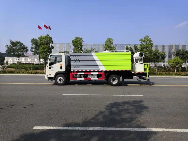 成都大运9方防役消毒洒水车厂家价格