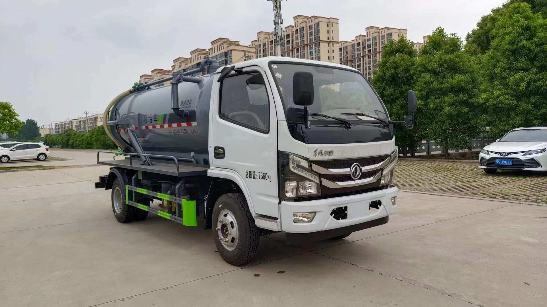 东风多利卡国六5方吸污车，特价，全国上牌无忧！