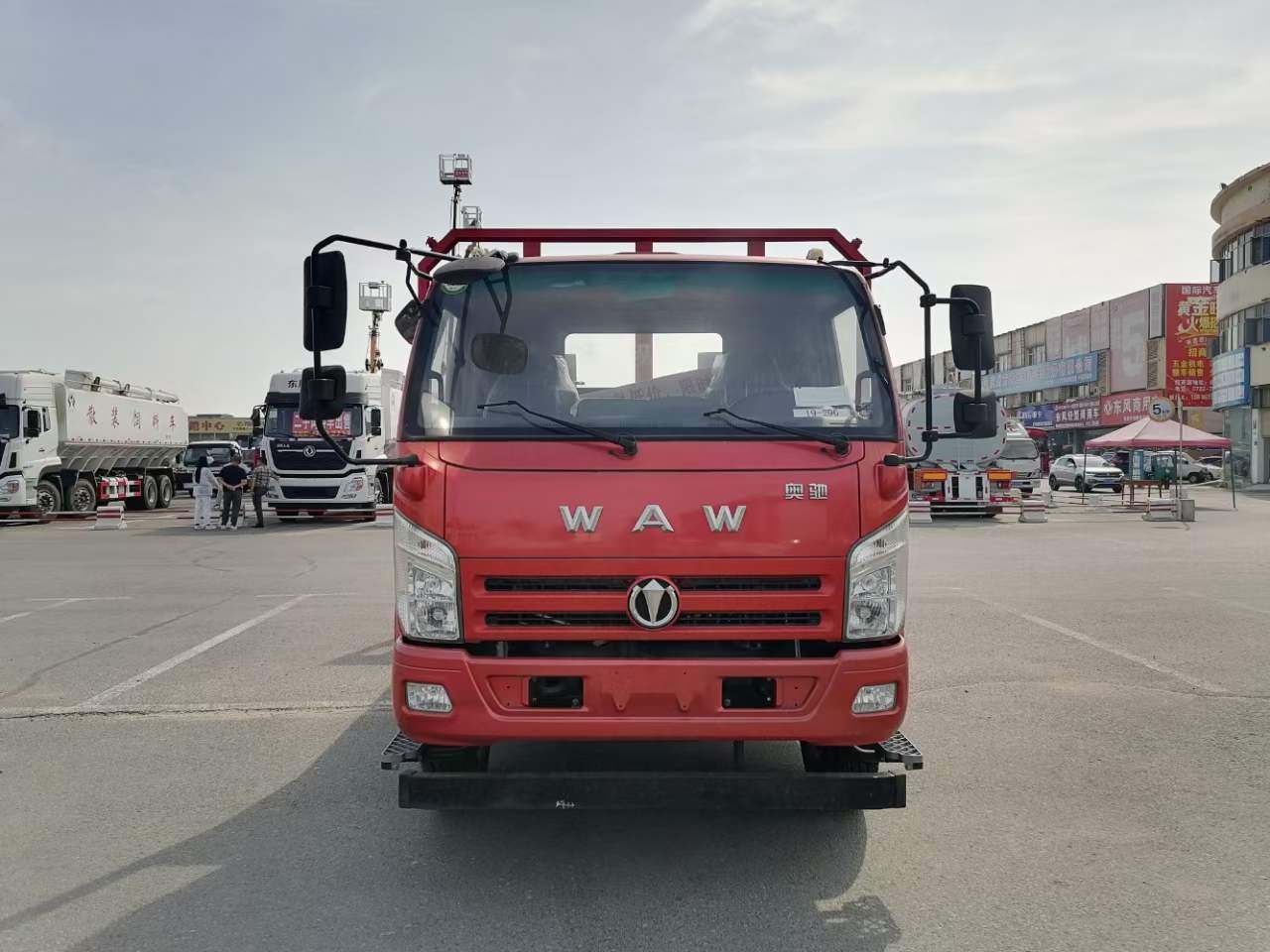 奥驰V3平板运输车 特价处理！