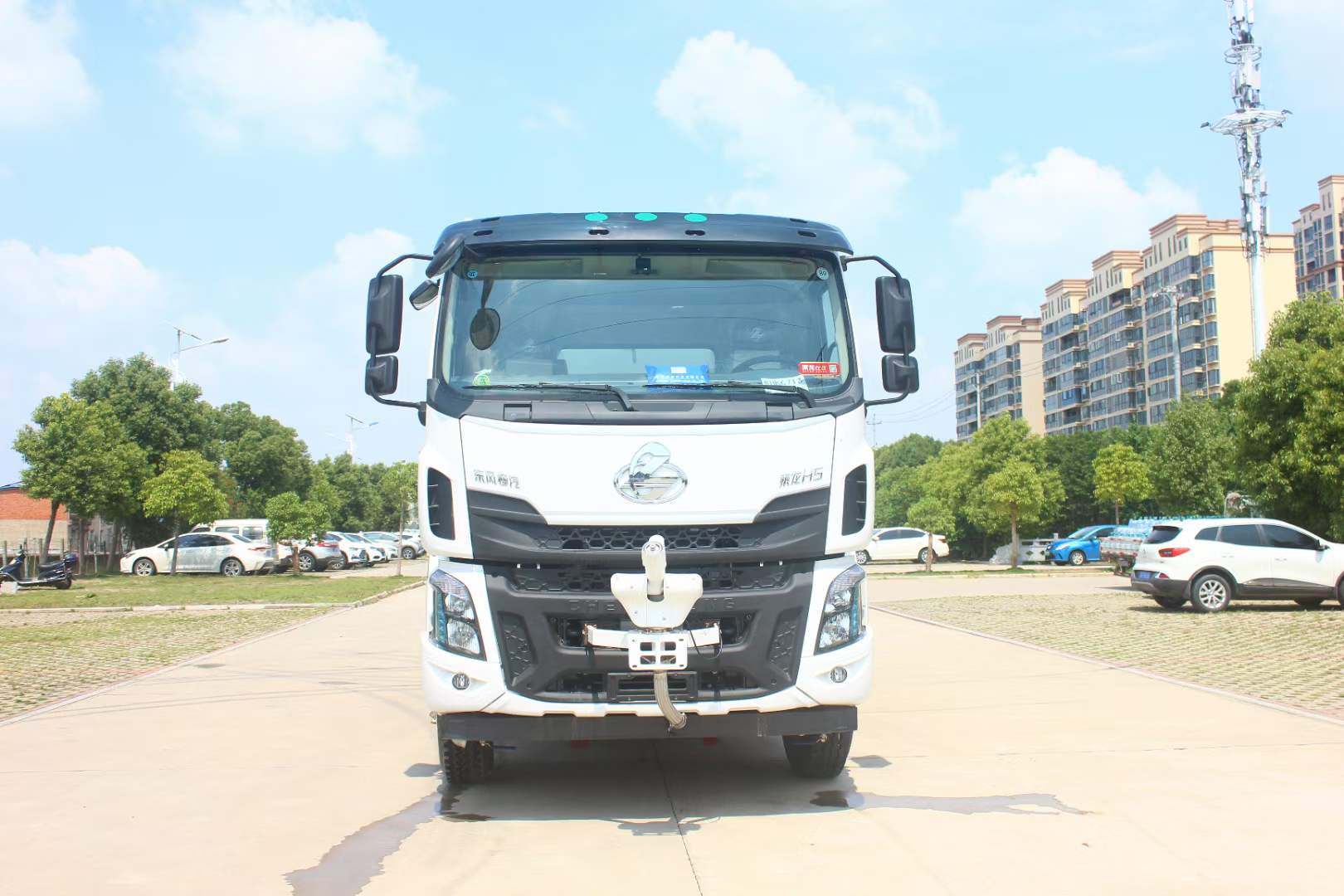20方柳汽后双桥绿化喷洒车，特价出售！