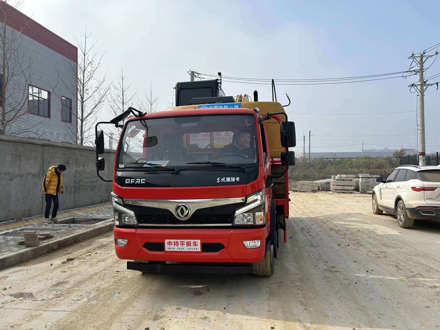 东风福瑞卡国六平板运输车价格