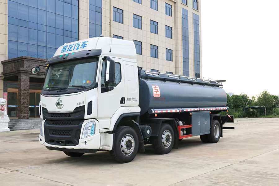 柳汽乘龙6X2网红运油车价格明细
