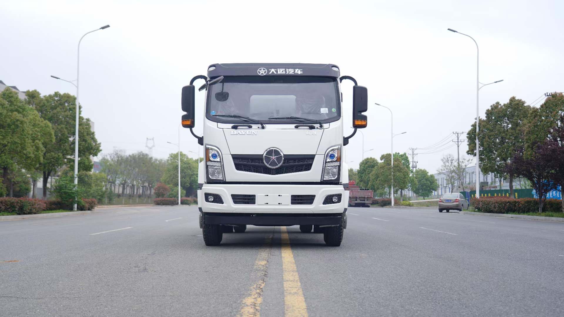 15方4500轴距玉柴200马力洒水现车
