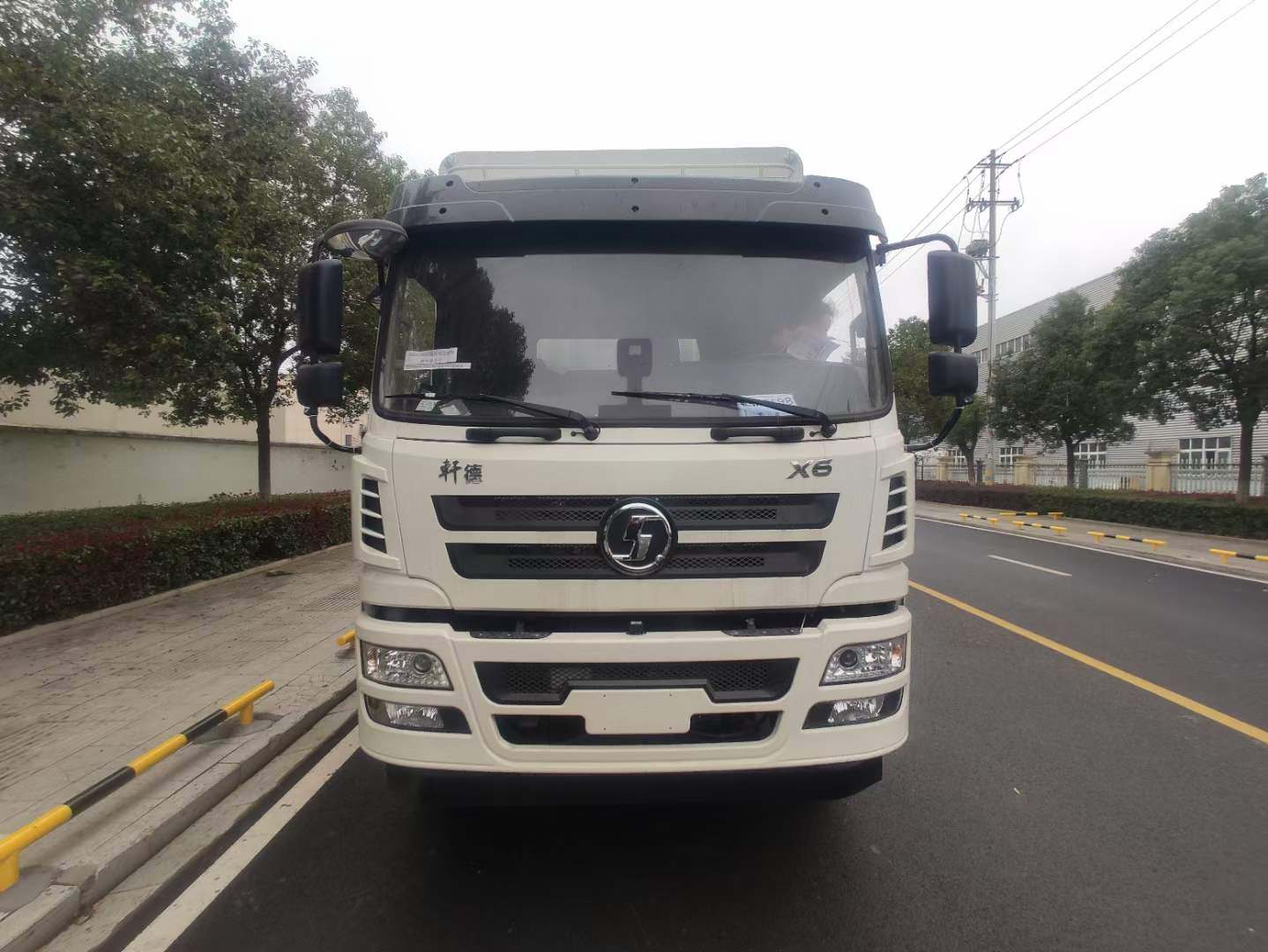 陕汽仓栏畜禽运输车多少钱？