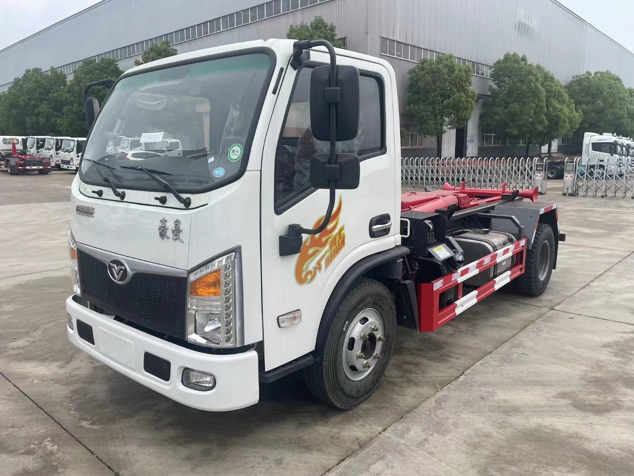 重汽豪曼“蓝牌地库”勾臂车 特价“爆款”蓝牌地库车