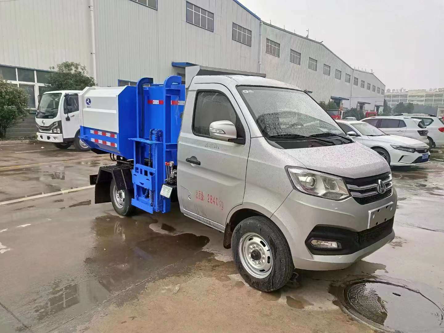 特价处理！长安汽油挂桶垃圾车多少钱?
