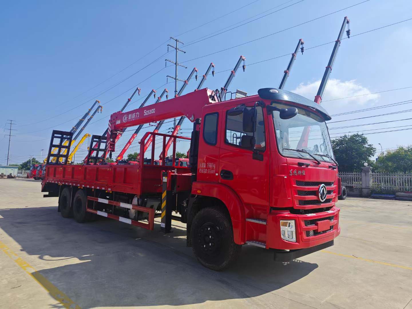 东风锦程V6新威力12吨4节带爬梯随州吊价格