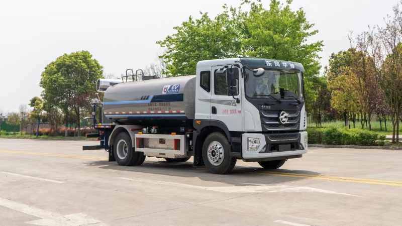 东风华神T5纯电动绿化喷洒车 全车顶级工艺加持，长续航无污染，效率安全双保障！