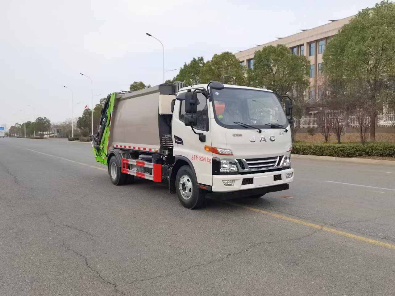 ​今日推荐：江淮骏骏V5—8方压缩垃圾车价格