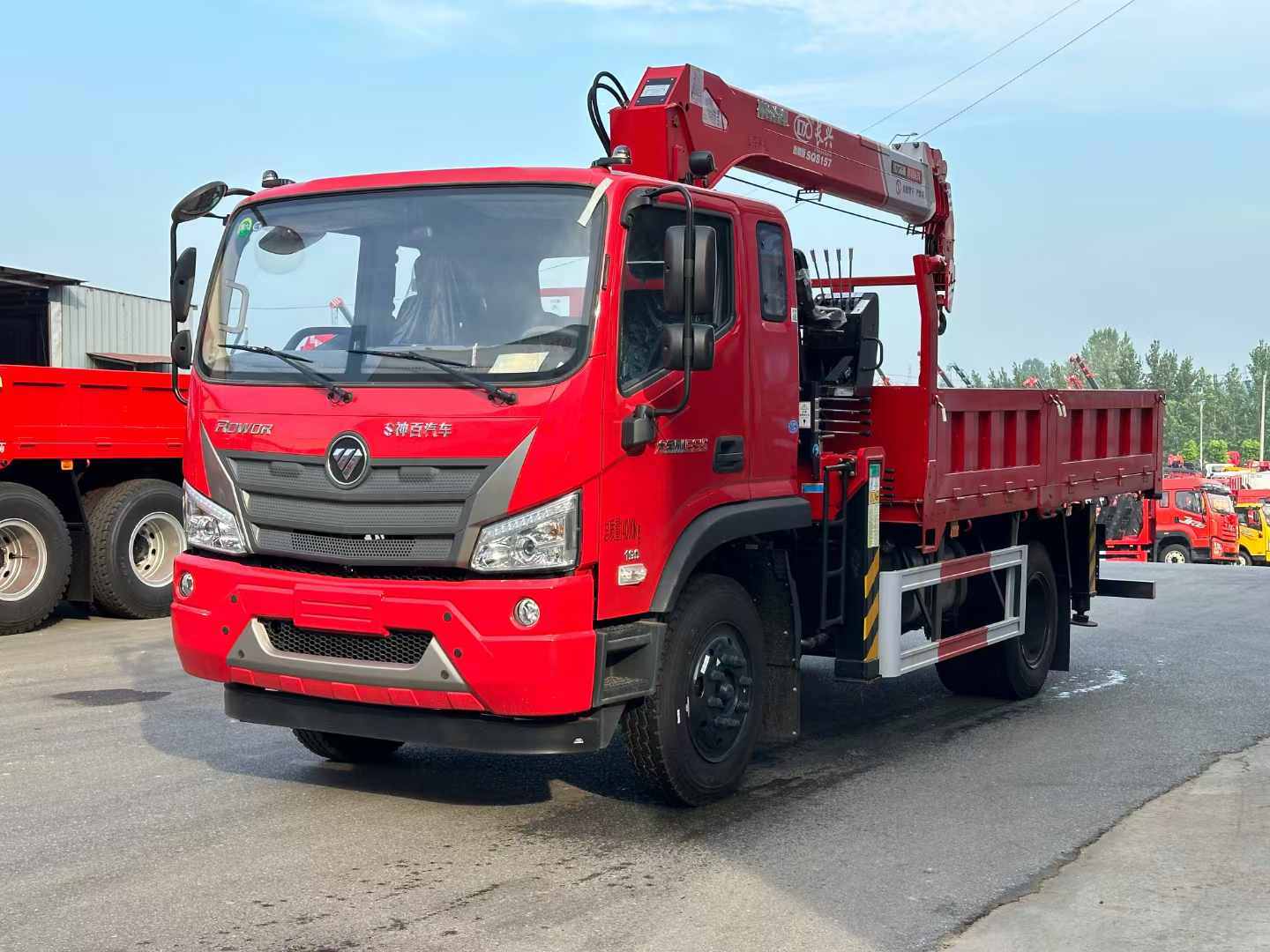 销量遥遥领先短轴距福田瑞沃随车吊