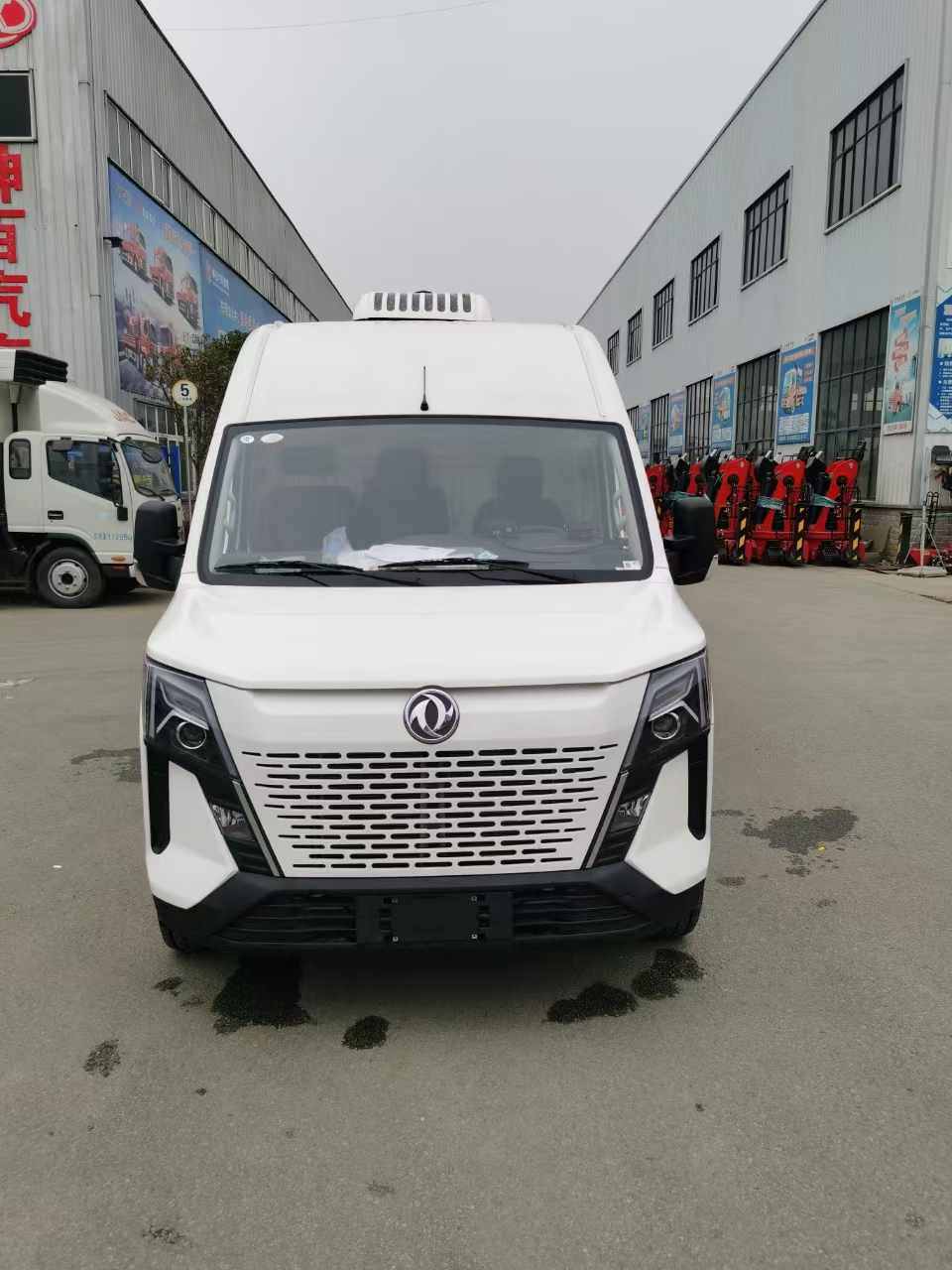 8立方——东风御风V9长轴高顶面包冷藏车价格